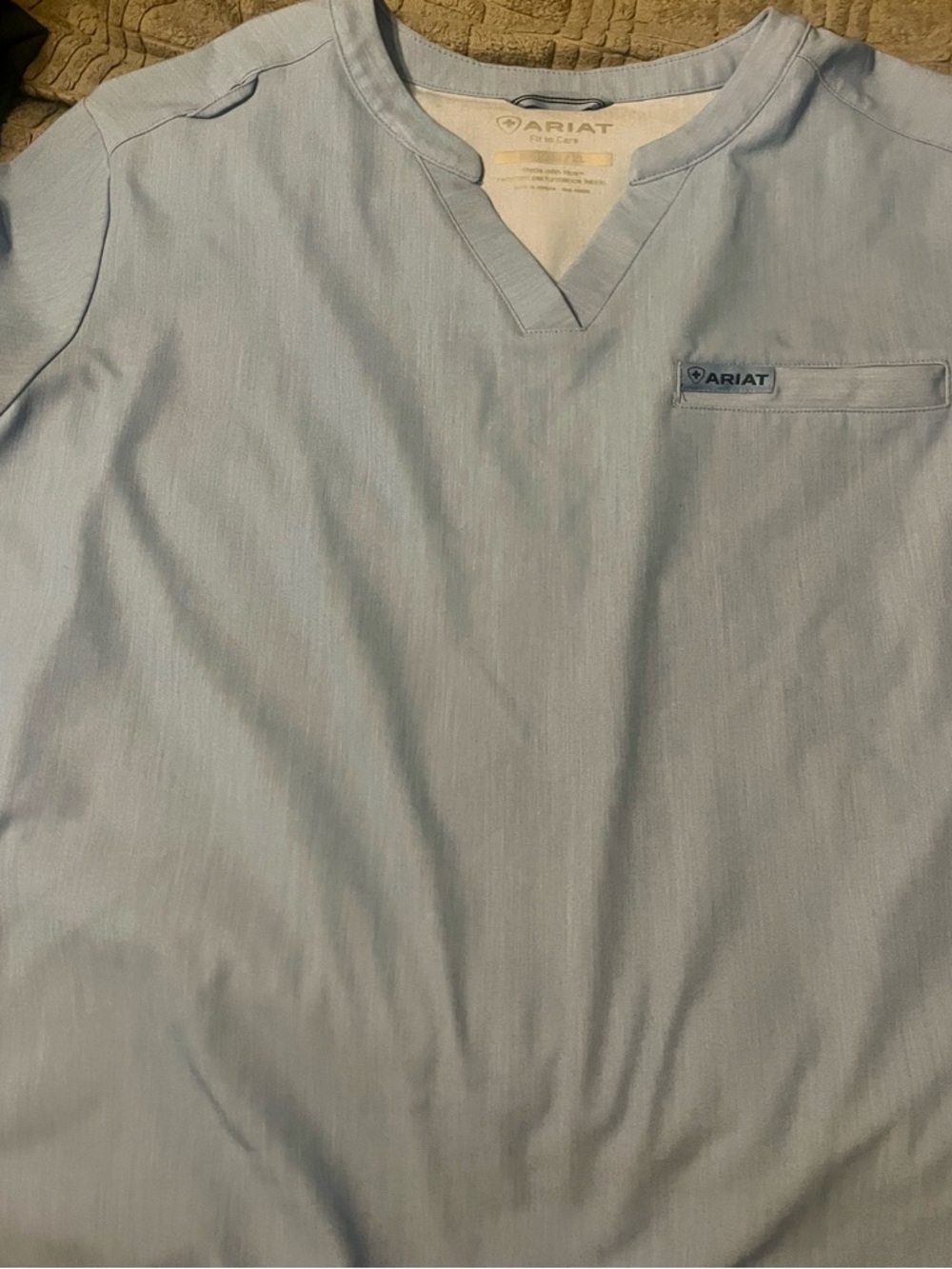 Ariat Women's Scrub Set V-Neck Top - Light Blue and matching pants XL - Picture 2 of 8